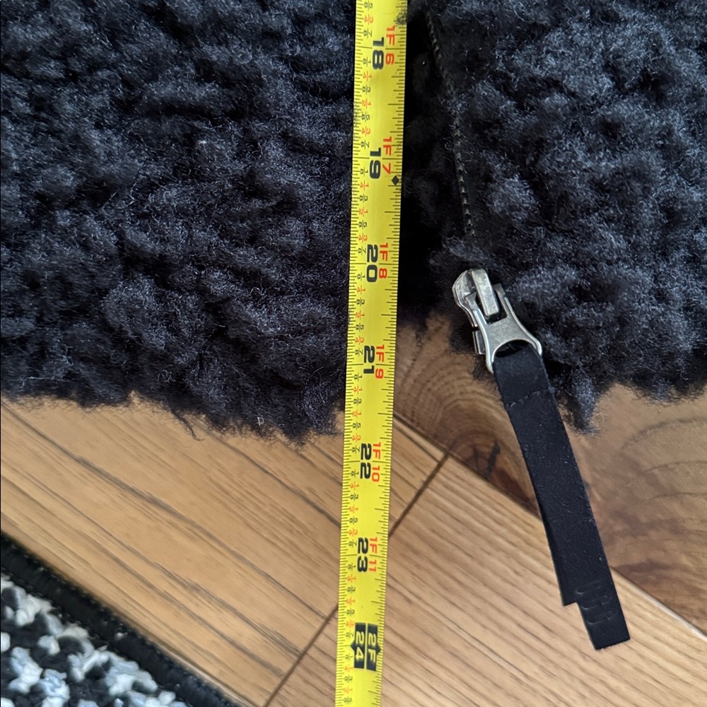 😊UGG Black Sherpa Jacket NWT - Picture 5 of 9